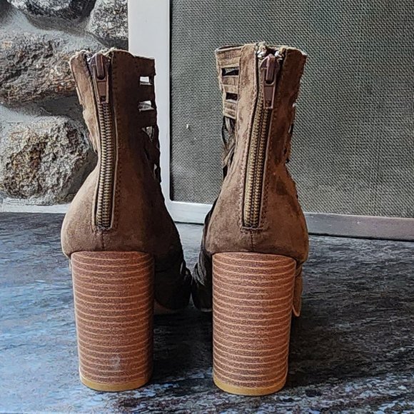 NWOT Charlotte Russe Brown Caged Peep Toe Block Heels Size 8 - Picture 12 of 15